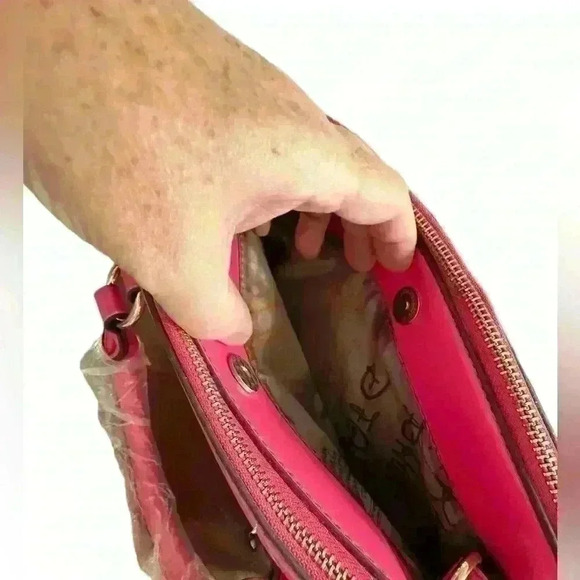 Hot Pink Women’s Purse Tote Bag Handles Strap New with Tags Medium - Picture 10 of 16